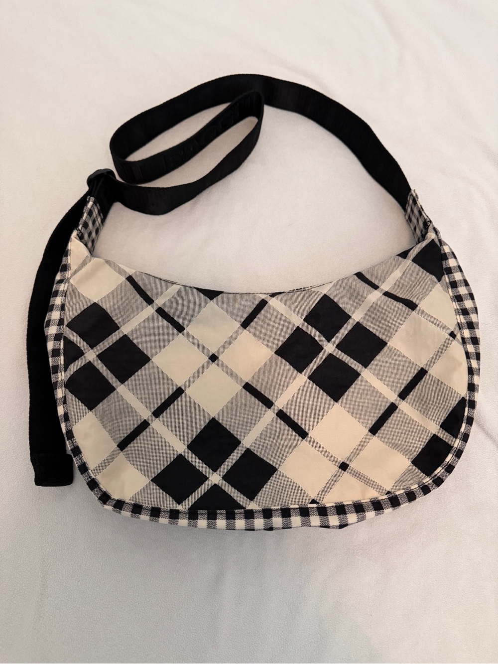 Baggu Medium Nylon Crescent Bag in Mixed Plaid